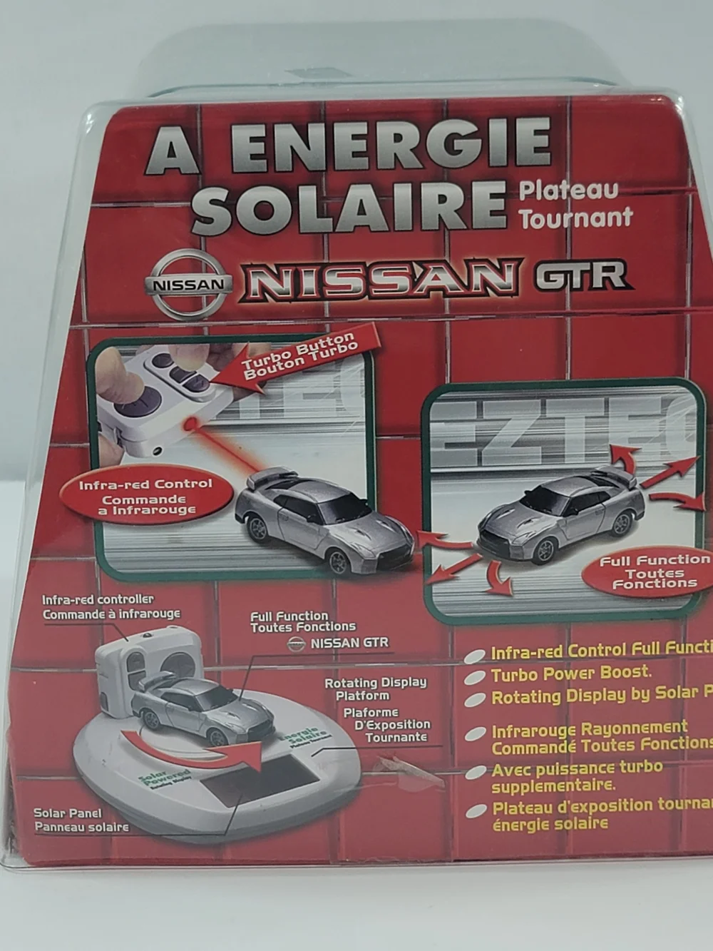 Eztec Infra-Red Remote Control Nissan GT-R With solar-powered rotating display